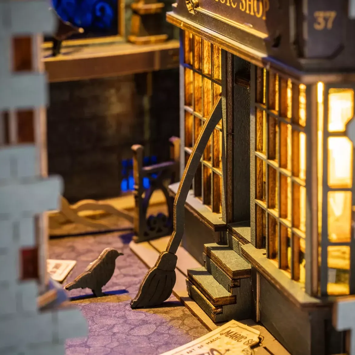 Book Nook Rolife - Magic House - 216 Pièces